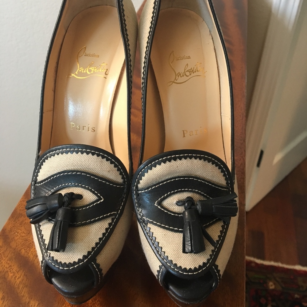 Christian Louboutin Peep Toe Alta Campus